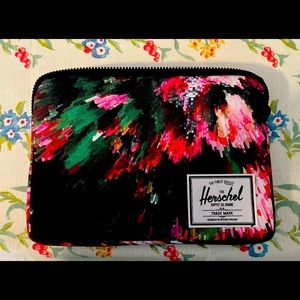 Herschel IPad air case 27in